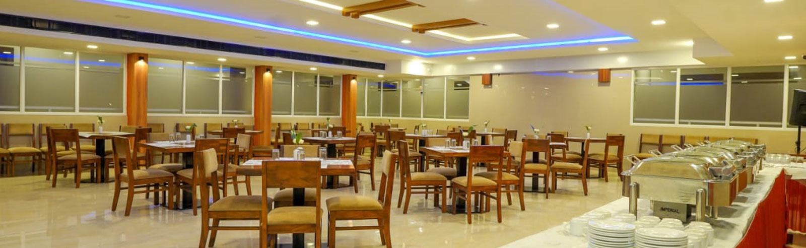 luxury hotel with restaurant in kottayam